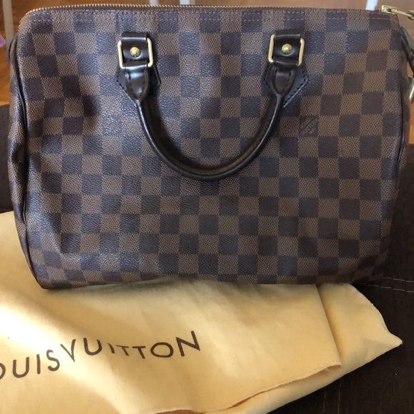 100% Authentic Louis Vuitton Speedy 30 bag. Length heigh width 11.8x8.2x6.6 inch - Picture 3 of 9